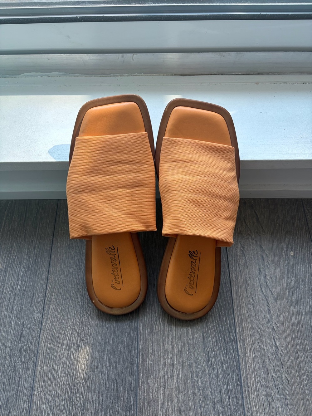 L’Intervalle Orange Flat Stretch Square Toe Sandals - 38